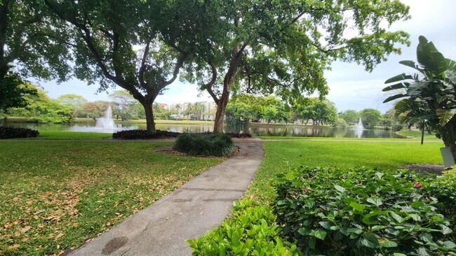 Building Photo - 2025 Lavers Cir