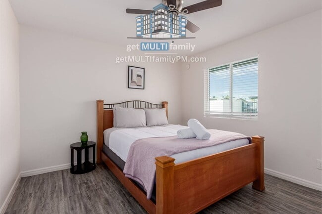 Building Photo - 515 W Pebble Beach Dr
