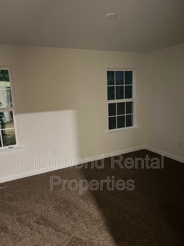 Building Photo - 1503 Stonewall Manor Dr