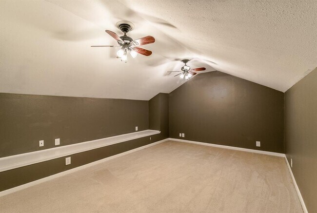 Building Photo - 6015 Henniker Dr