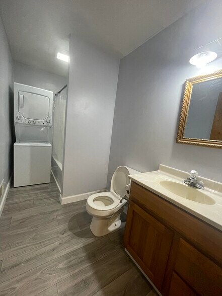 Building Photo - 5832 Ell Ct
