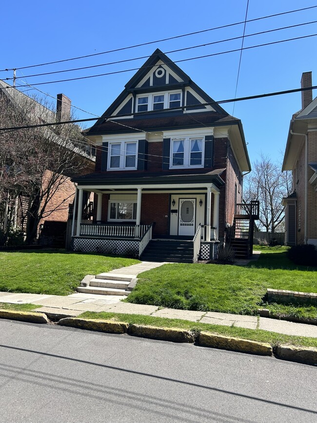 Building Photo - 171 Kendall Ave