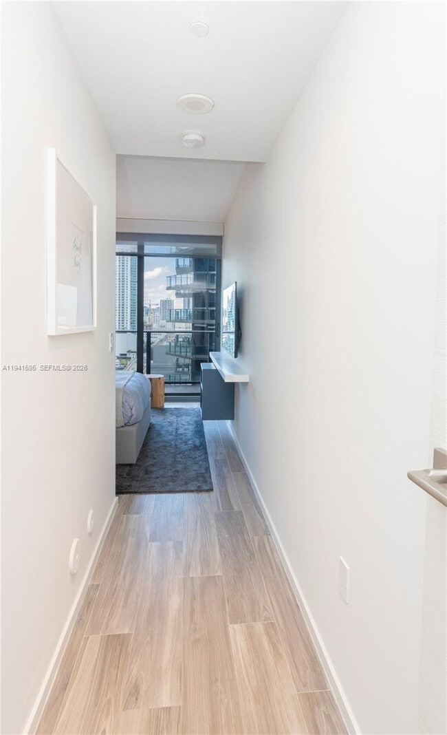 Building Photo - 801 S Miami Ave