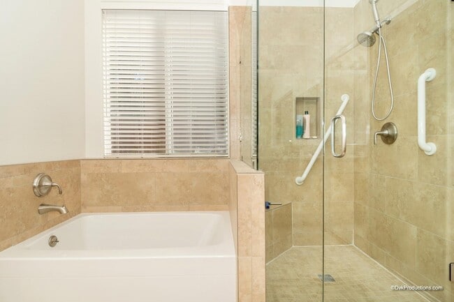 Building Photo - 575 Chesterfield Cir