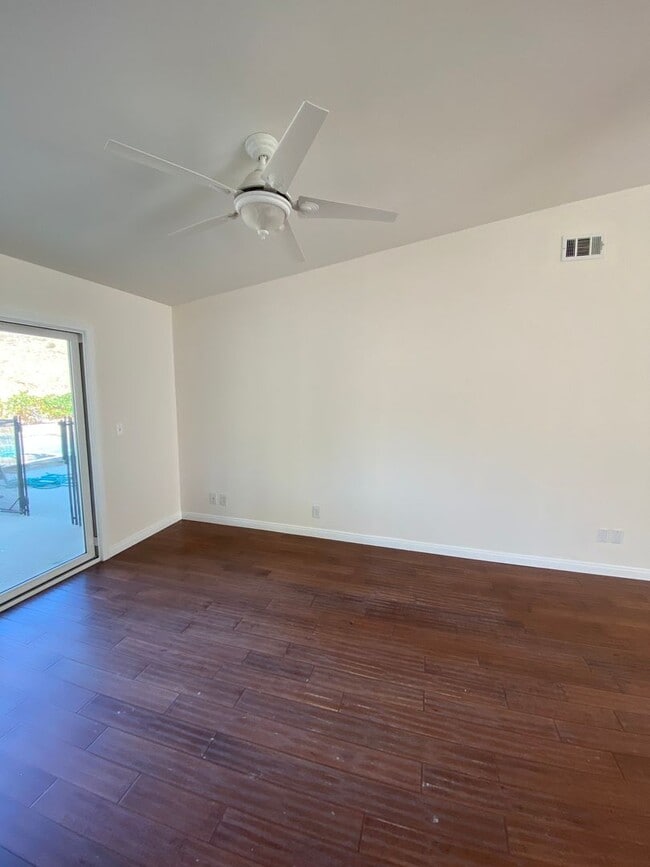 Building Photo - Remodeled 4 bed, 2 bath single story pool home