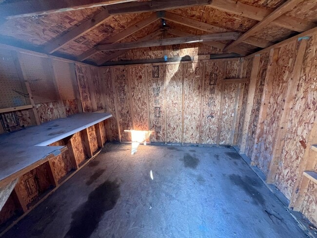 Building Photo - !3 Bedroom in Moline Ready August 1st!