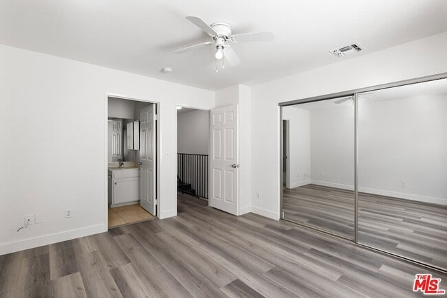 Building Photo - 6616 Sylmar Ave