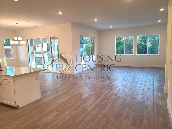 Building Photo - Exceptional Newer Construction Executive Rental in El Dorado Hills