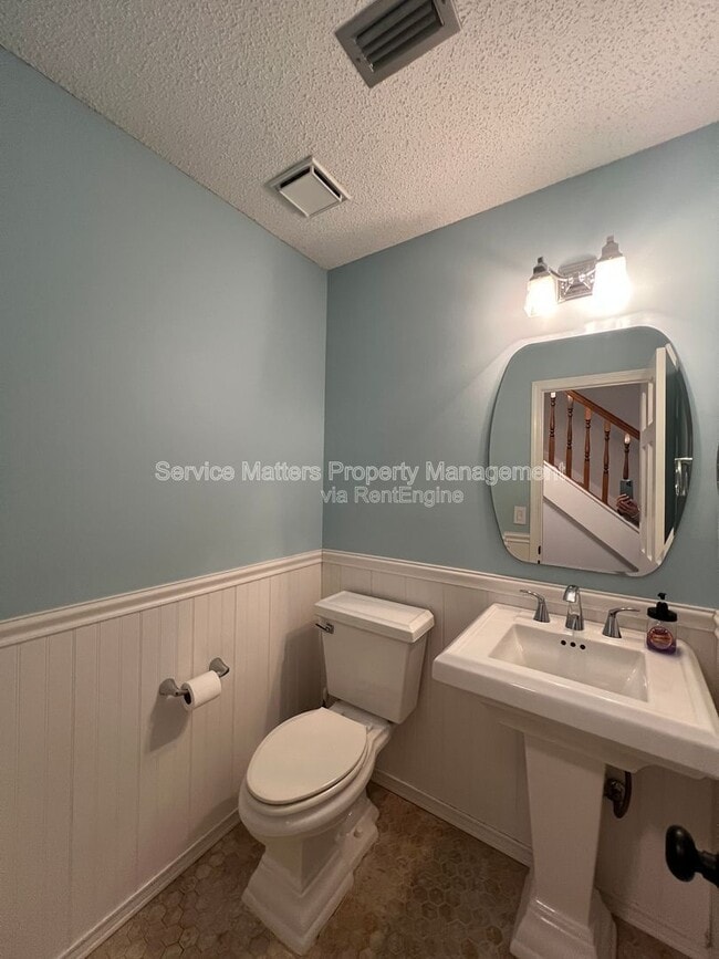 Building Photo - 6004 Players Pl