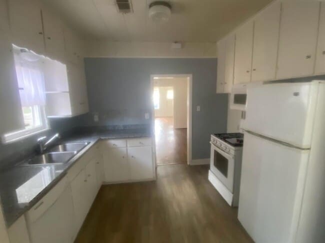 Building Photo - 4434 Oleander St