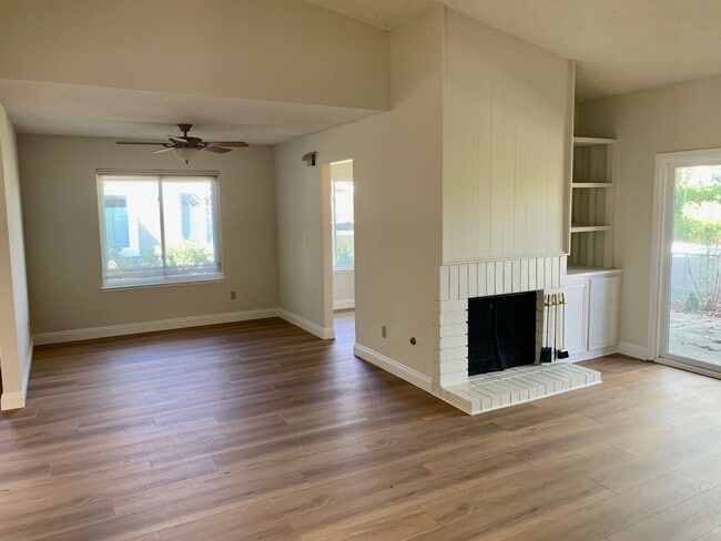 Building Photo - Rare Single-Story Townhome in Gated Sunrise Almaden Community