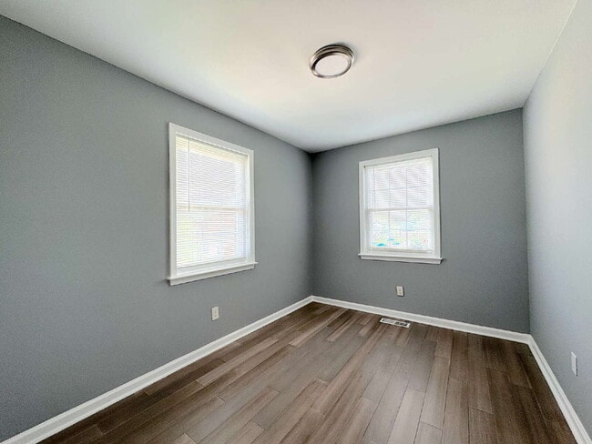 Building Photo - Comfortable Living in a Convenient Lorton Location