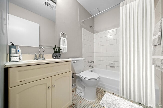 Building Photo - The Bottineau on the River