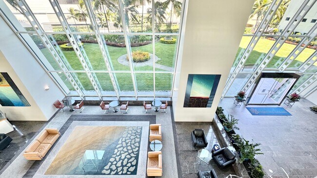 Building Photo - 2 BED/2 BATH FURNISHED UNIT AT HIGHLY DESI...