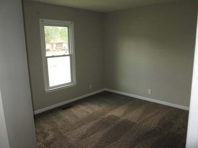 Building Photo - Barfield Area 3 bed 2 bath with a backyard