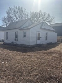 Building Photo - 605 E 14th St