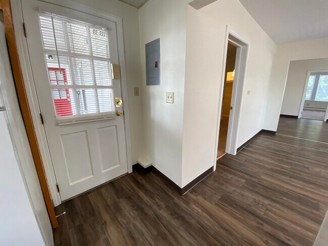 Building Photo - 133 Second St