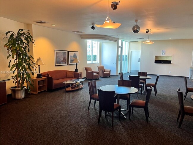 Building Photo - 2475 Brickell Ave