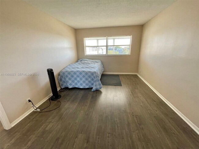 Building Photo - 4700 Washington St