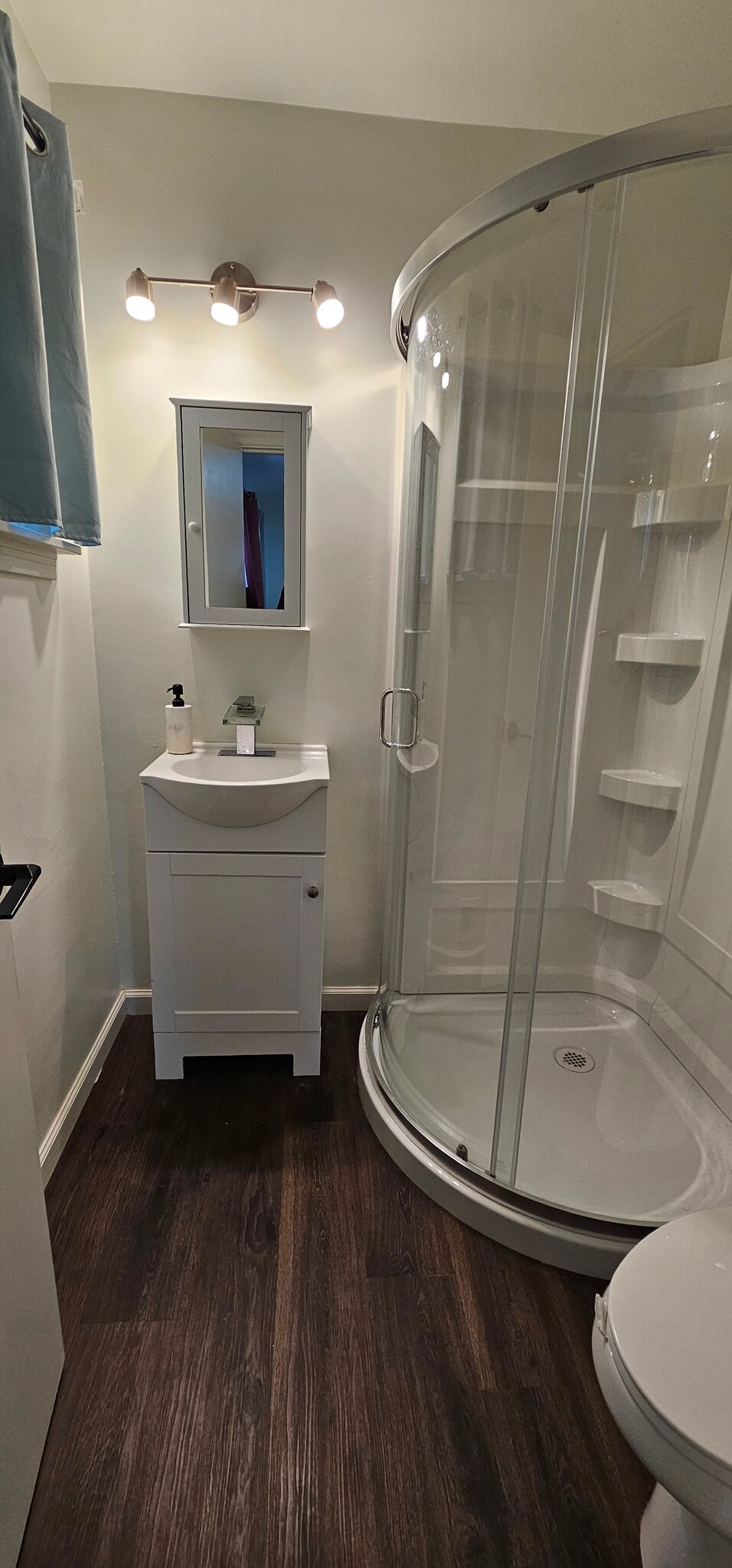 Building Photo - 1412 Hanshaw Rd