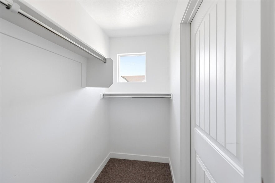 Building Photo - 432 S Pegasus Way