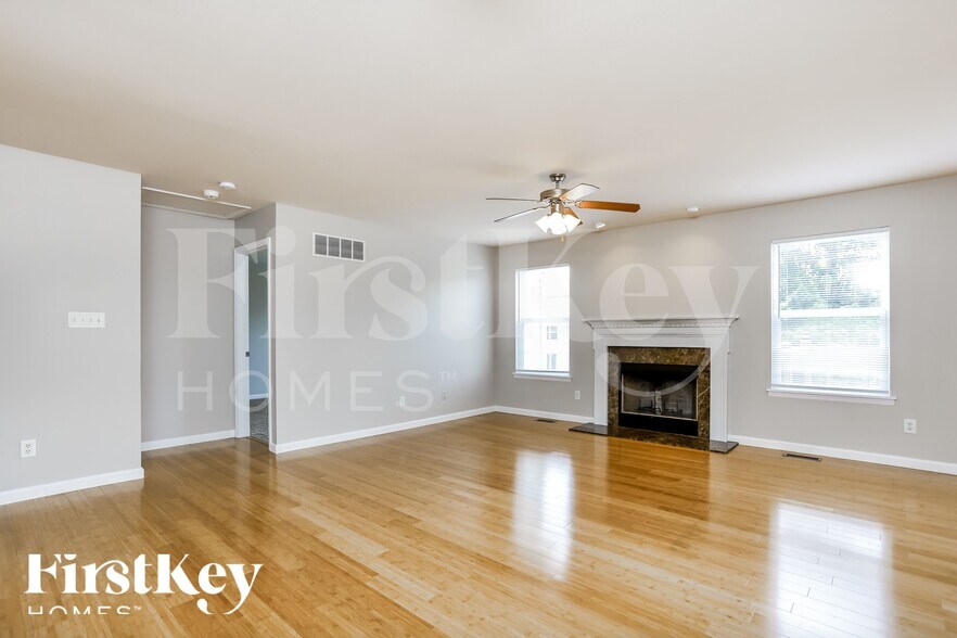 Building Photo - 121 Brookfield Blvd