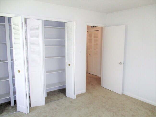 Building Photo - Beautiful 4 Bed 2 Bath Home Sitting On A Spacious Lot In Serene Greenbriar