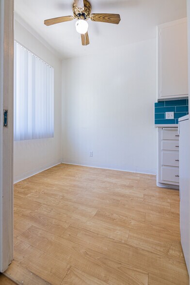 Building Photo - 667 Levering Ave