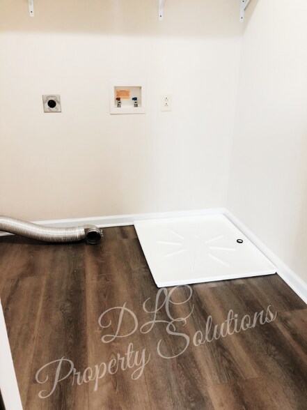 Building Photo - 254 Elder Dr