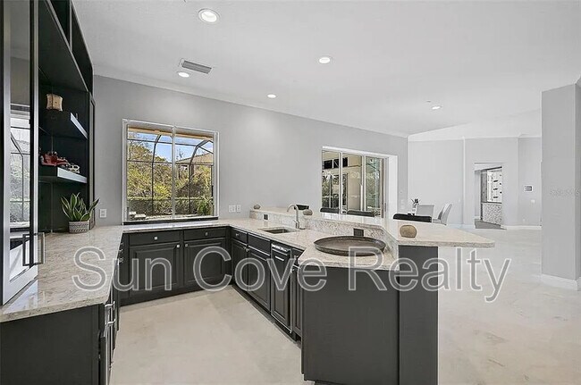 Building Photo - 854 Macewen Dr