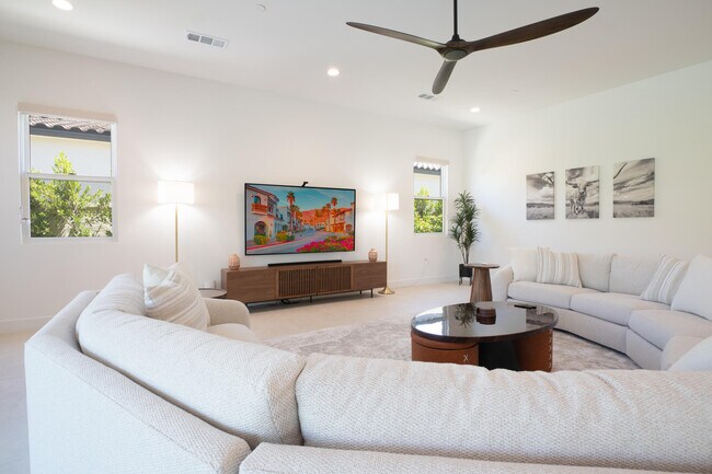 Building Photo - 57535 Cherrywood Pl