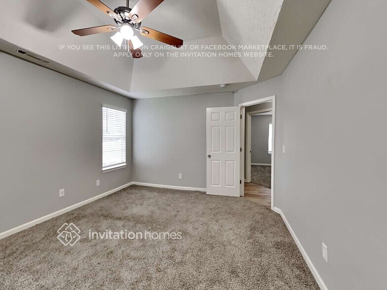 Building Photo - 128 Goldleaf Dr
