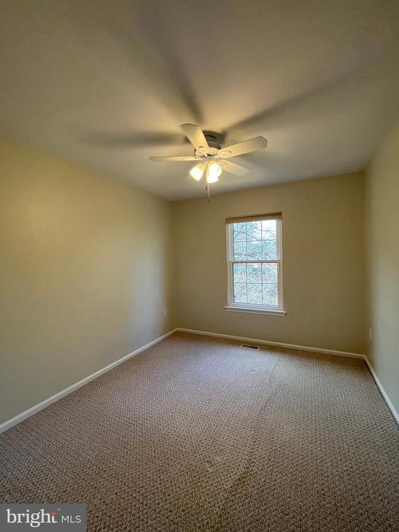 Building Photo - 11 Vandercastel Rd
