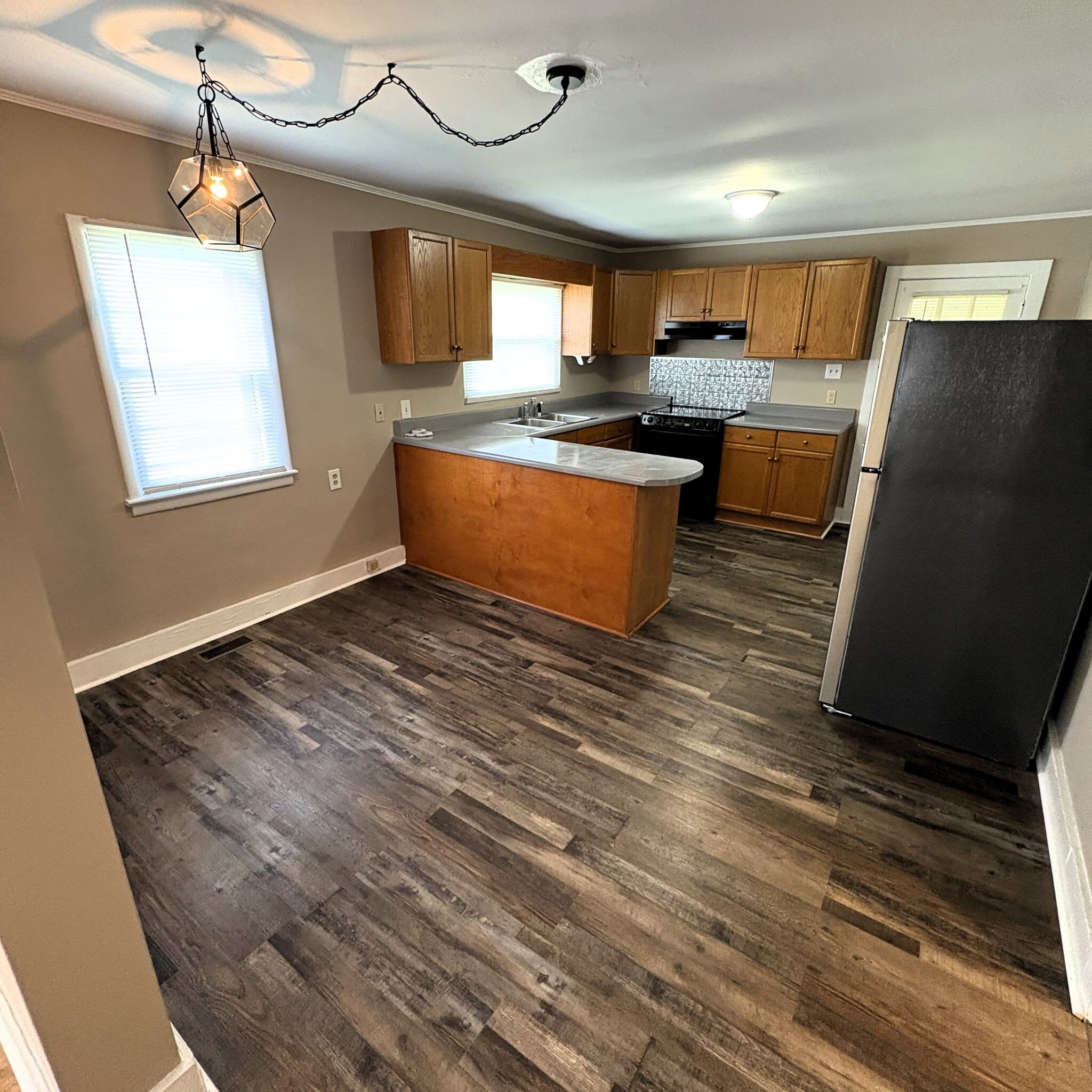 Building Photo - 1603 Pratt Ave NE