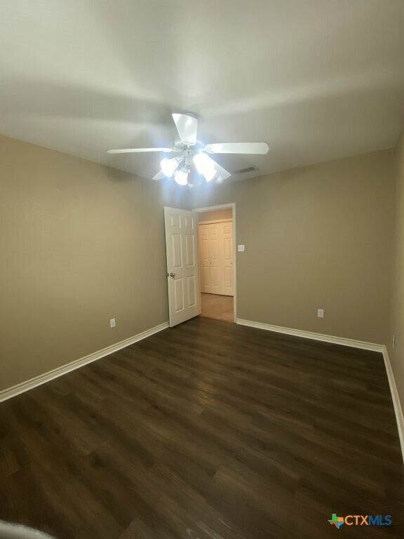 Building Photo - 816 Twin Oaks Dr