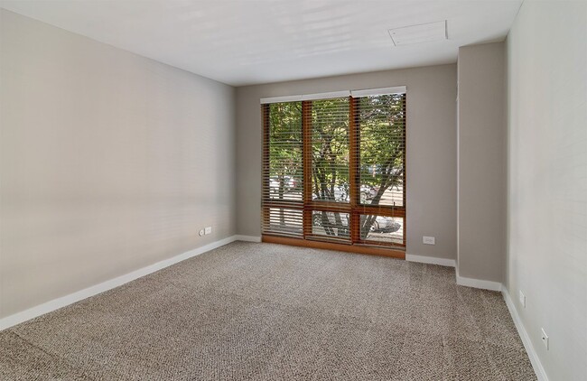 Building Photo - Oak Park City Apartments