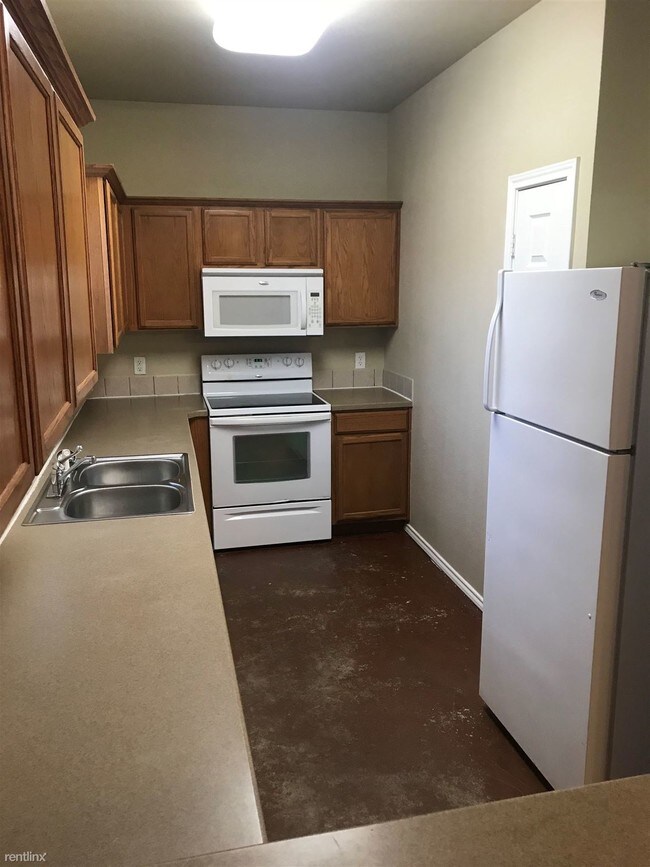 Building Photo - 4 br, 2 bath Duplex - 1103 Neff St 1103 Ne...