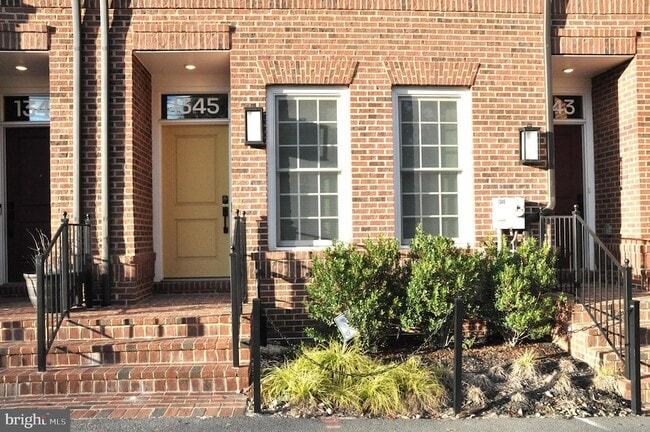 Building Photo - 1345 Aspen St NW
