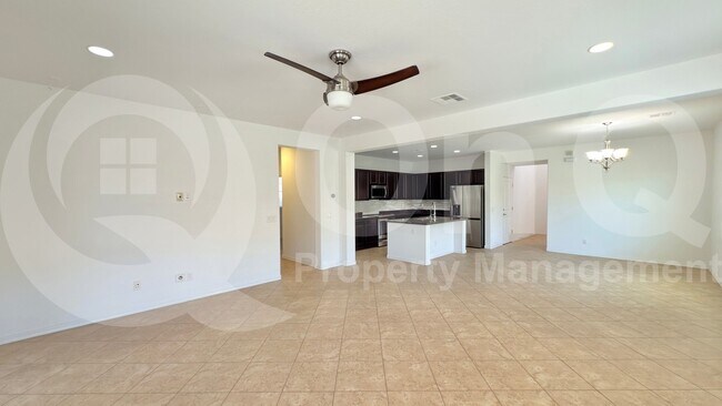 Building Photo - 730 N Robins Way