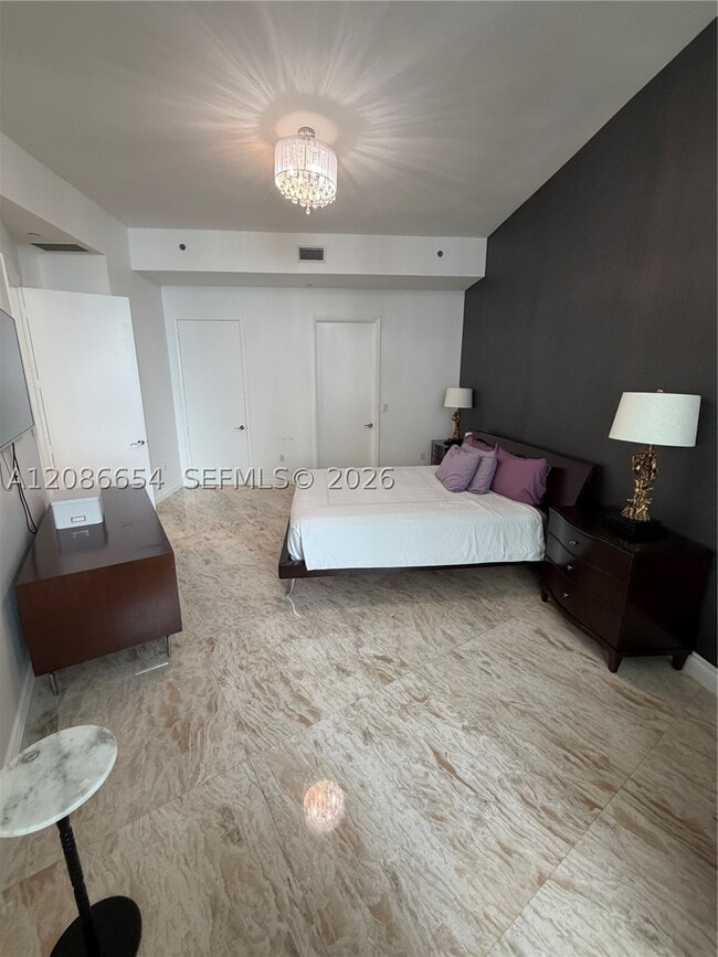 Building Photo - 15901 Collins Ave