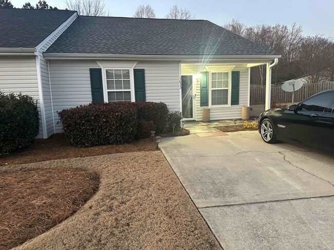 Building Photo - 1633 Summerwoods Cir