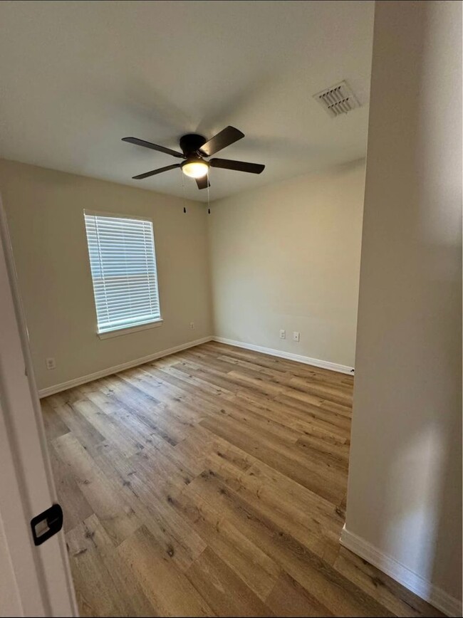Building Photo - 1558 Fannin St