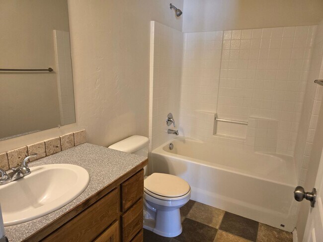 Building Photo - For Rent: 3 Bedroom, 2 Bath Home – $1,900/month
