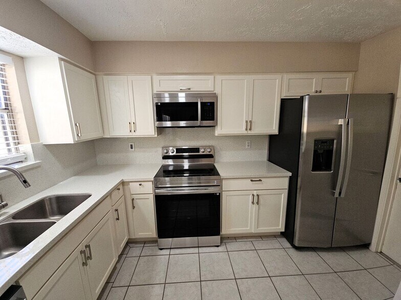 Building Photo - 1310 Goswell Ln