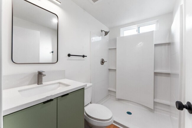 Building Photo - 2735 Broadway-4