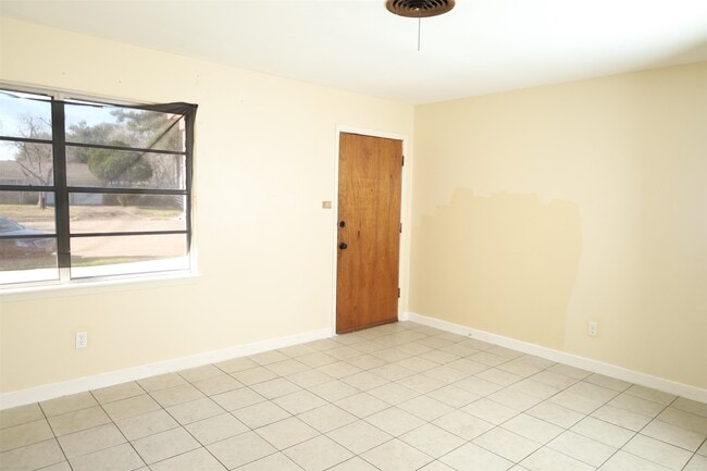 Building Photo - 13207 Santa Teresa Rd