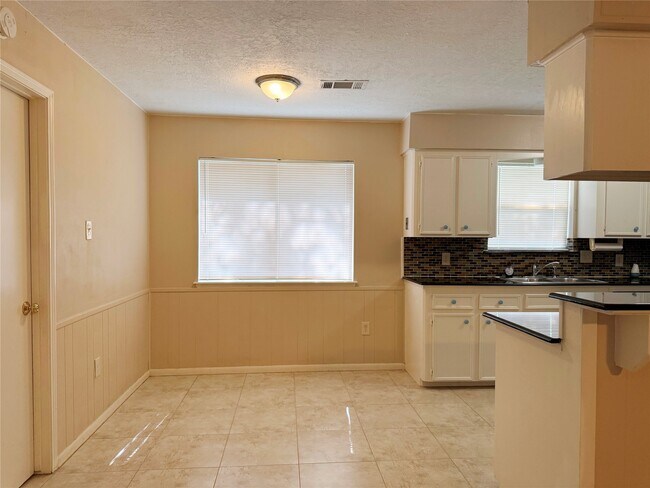 Building Photo - 13430 Exton Ln