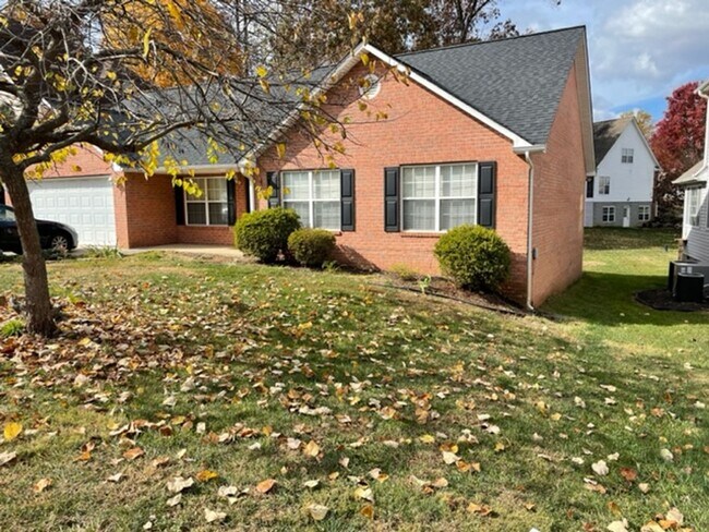 Building Photo - Hardin Valley Knoxville 37932 - 4 bedroom, 2 bath home - Call Ed Johnson 865-924-5045