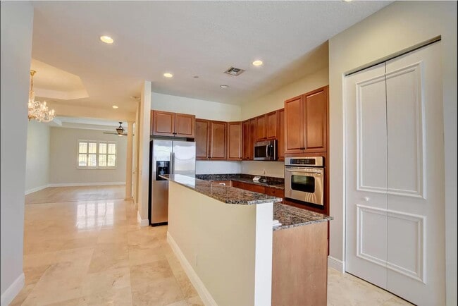 Building Photo - 545 NE 69th Cir