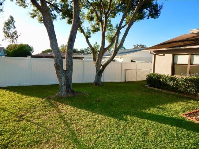 Building Photo - 8220 Westfield Dr